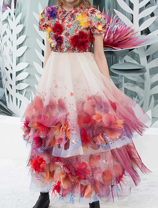 色とりどりの花のドレス